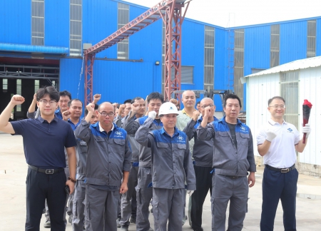 THE FINAL STRETCH OF THE ULTRA-CLEAR FLOAT GLASS PRODUCTION LINE AT UC THINH VIETNAM