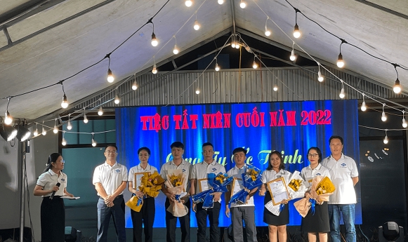 Loạt ảnh tiệc tất niên cuối năm 2022 (1)