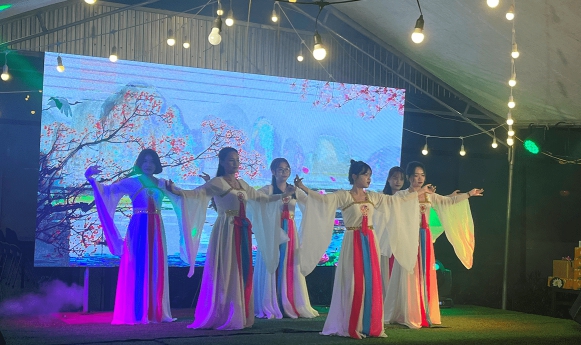 Loạt ảnh tiệc tất niên cuối năm 2022 (1)