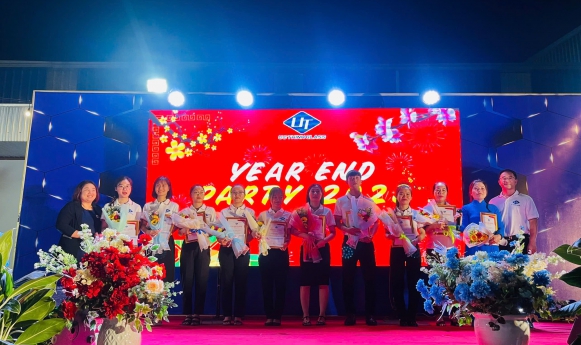 Tiệc tất niên cuối năm 2023