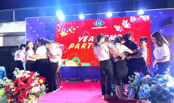 Tiệc tất niên cuối năm 2023