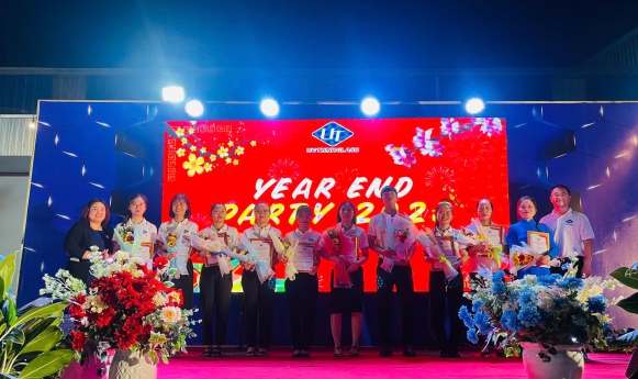 Tiệc tất niên cuối năm 2023