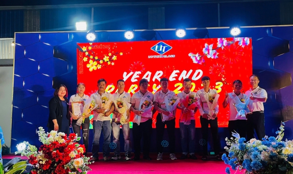 Tiệc tất niên cuối năm 2023