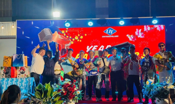 Tiệc tất niên cuối năm 2023