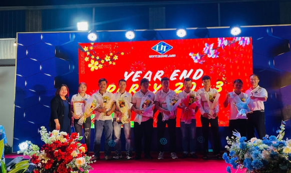 Tiệc tất niên cuối năm 2023