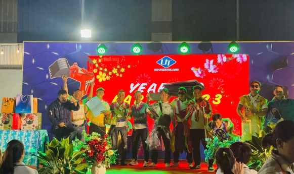 Tiệc tất niên cuối năm 2023