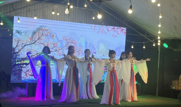 hình ảnh hoạt động